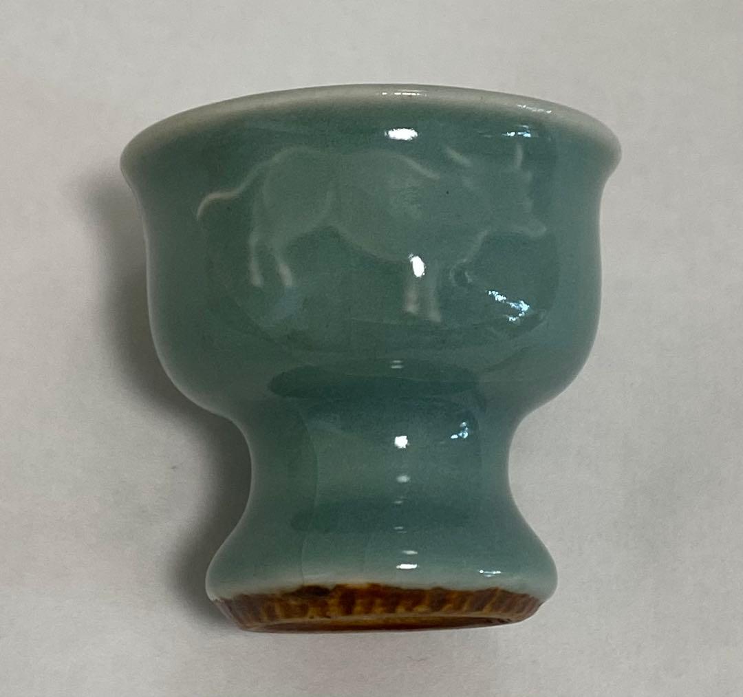 真葛香山　宮川香山　青磁酒盃　大正二年勅正牛図