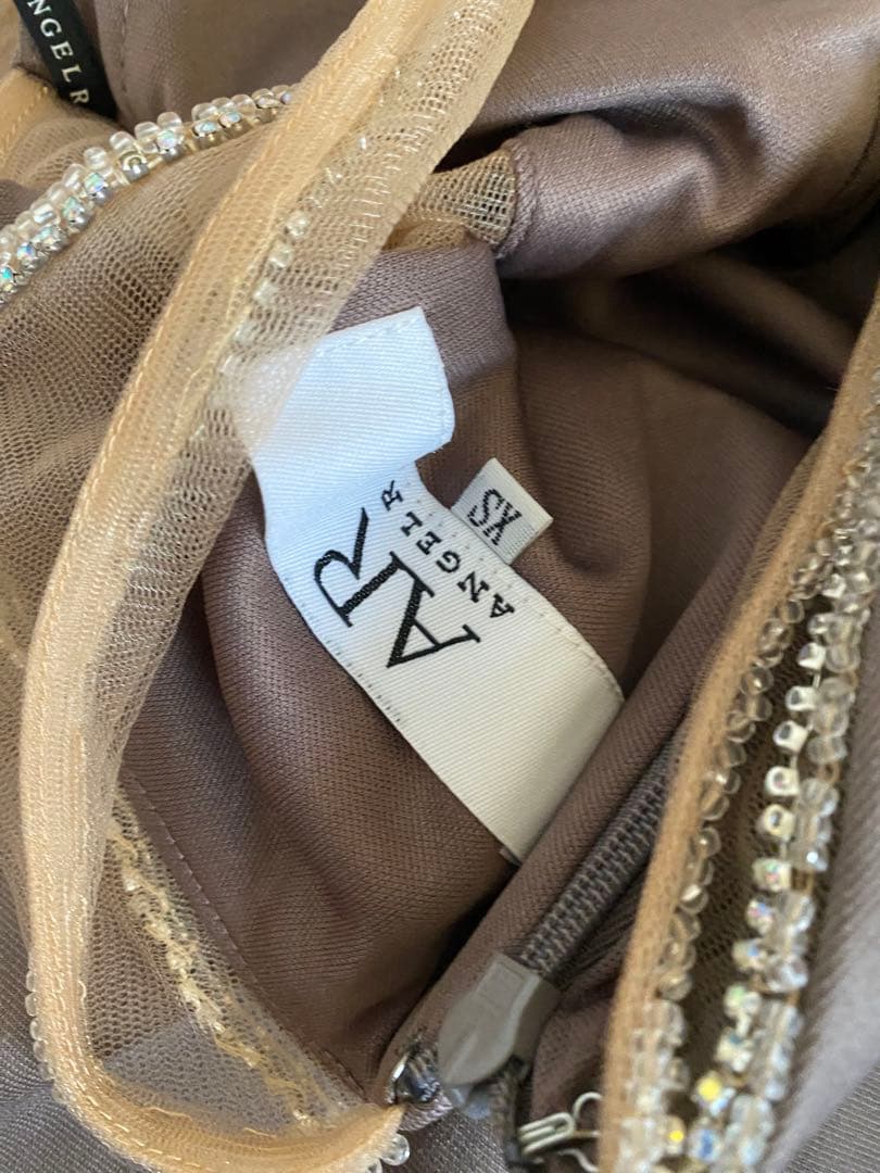 ビジューモチーフ付きタイトドレス　モカ　ブラウン　キャバドレス