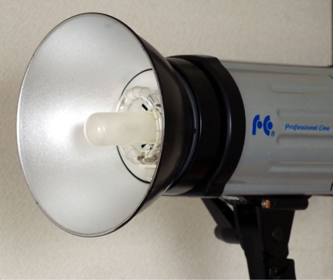 Falcon DE600Bモノブロックストロボ スタンド付きフルセット