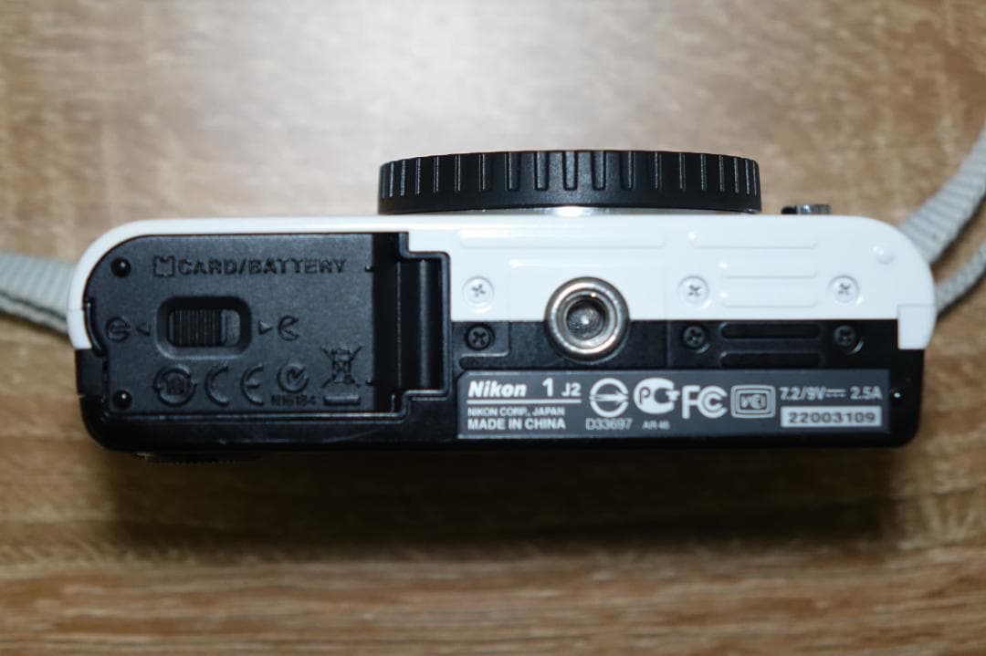 Nikon 1 J2 ホワイト ダブルレンズキット 動作確認済み フルセット