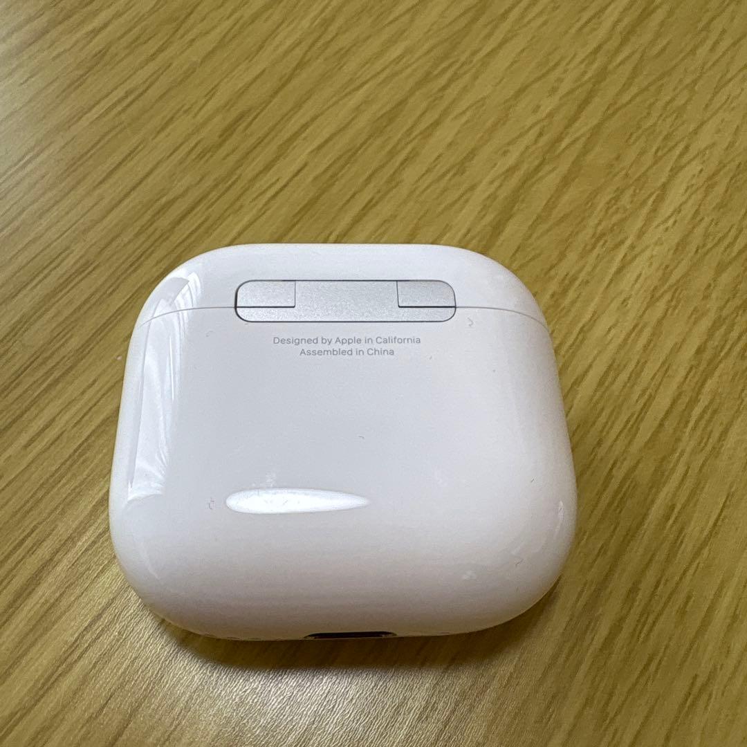 純正　AirPods 4（エアーポッズ 4） アクティブノイズキャンセリング搭載