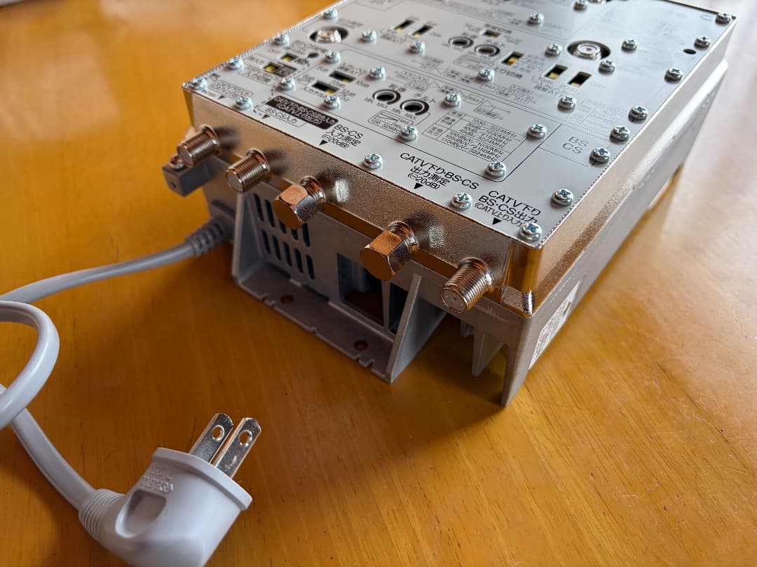 4K ケーブルテレビブースター CATV BOOSTER 10BCAW35S