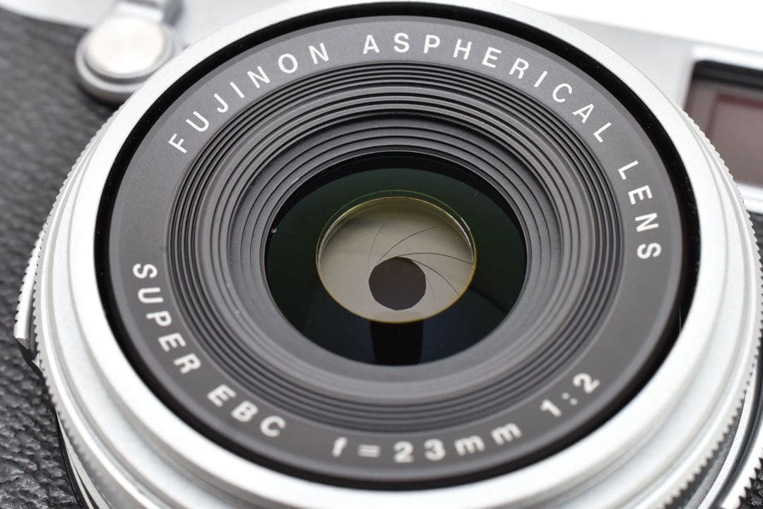 【美品】フジフィルム FUJIFILM X100S シルバー コンパクトカメラ