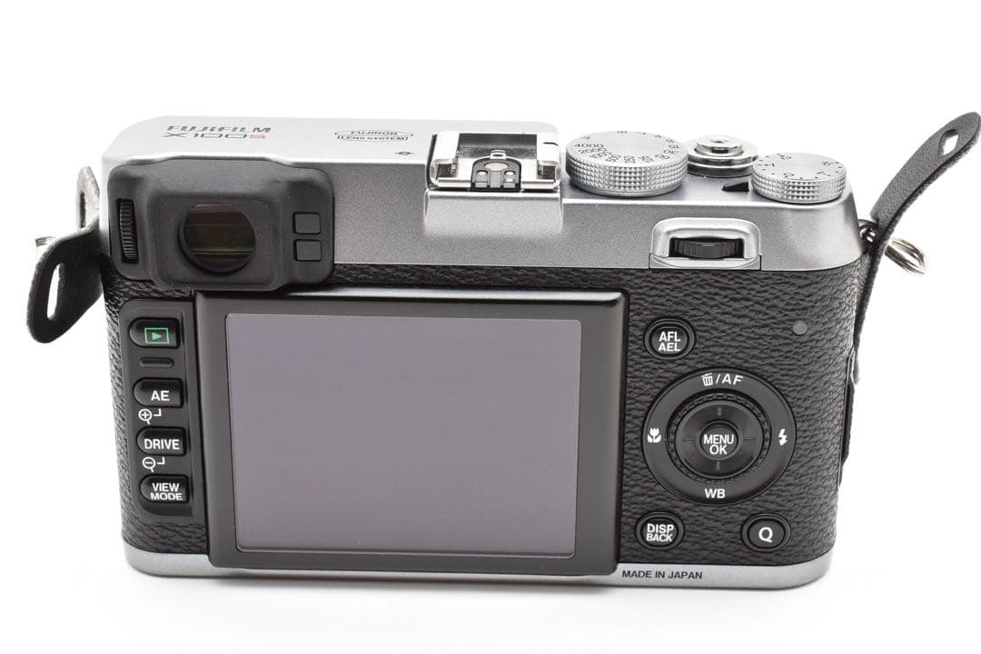 【美品】フジフィルム FUJIFILM X100S シルバー コンパクトカメラ