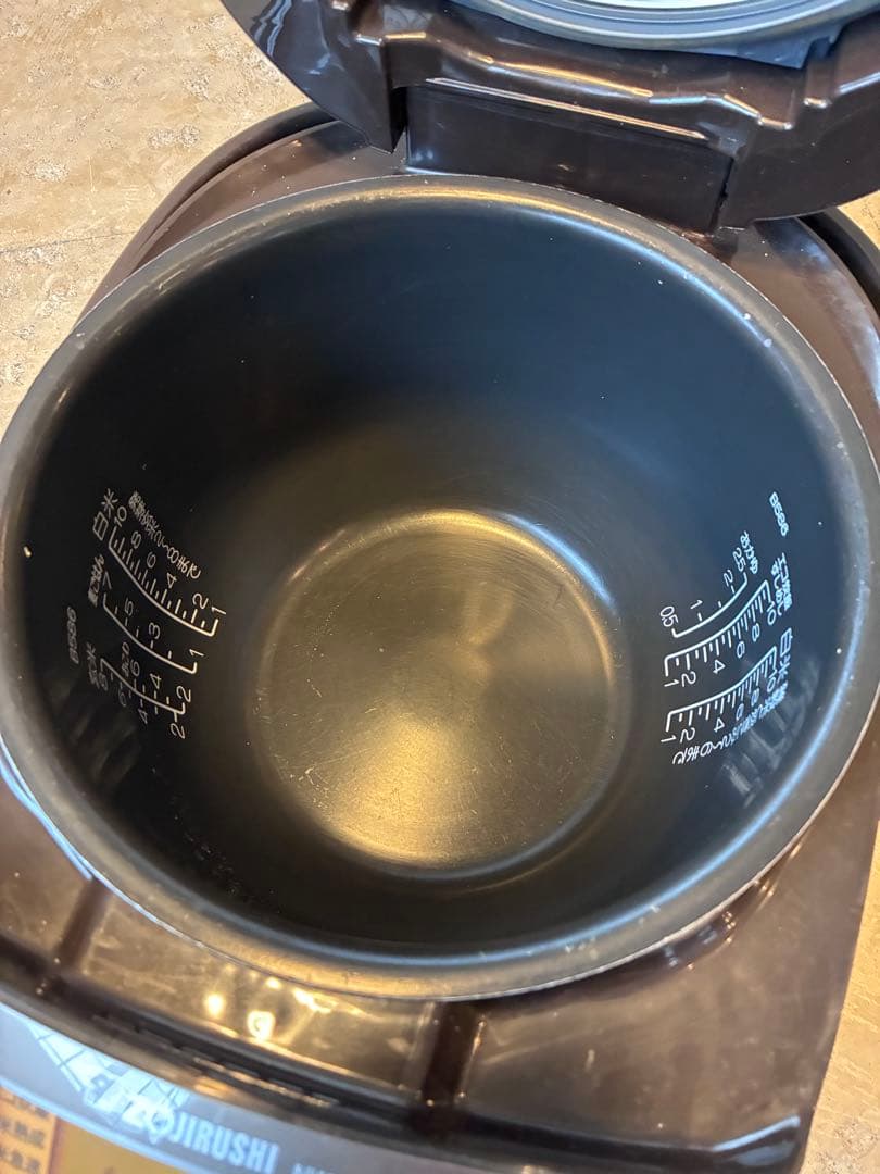 象印 炊飯器 1.0L フッ素加工　一升炊き　NW-VC18