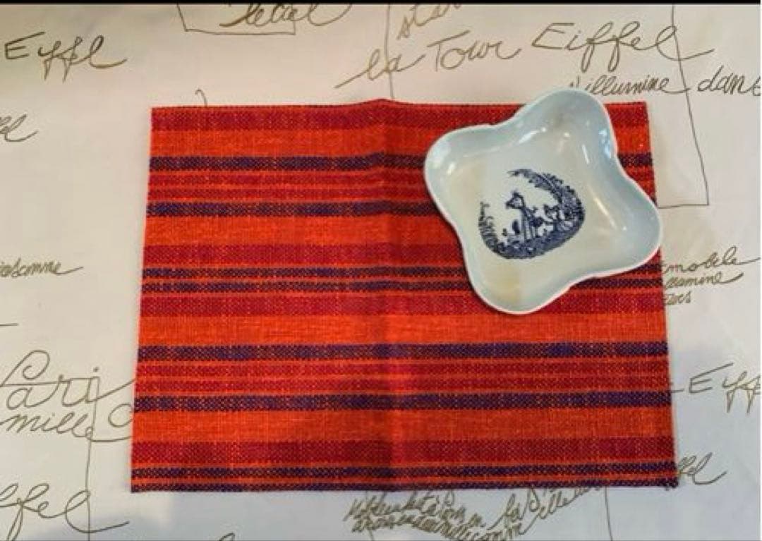 ビヨンヴィンブラッド　ビンテージの少女柄四角ボールとスイス製ランチョンマット他