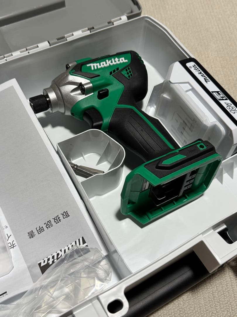 超お買い得マキタ電動ドリルスペシャルセットWhite Edition早い者勝ち