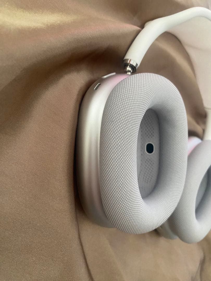 ワイヤレスヘッドホン AirPods Max シルバー