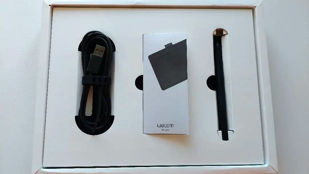 Wacom Intuos Mediumペンタブレット　CTL-6100WL/K0