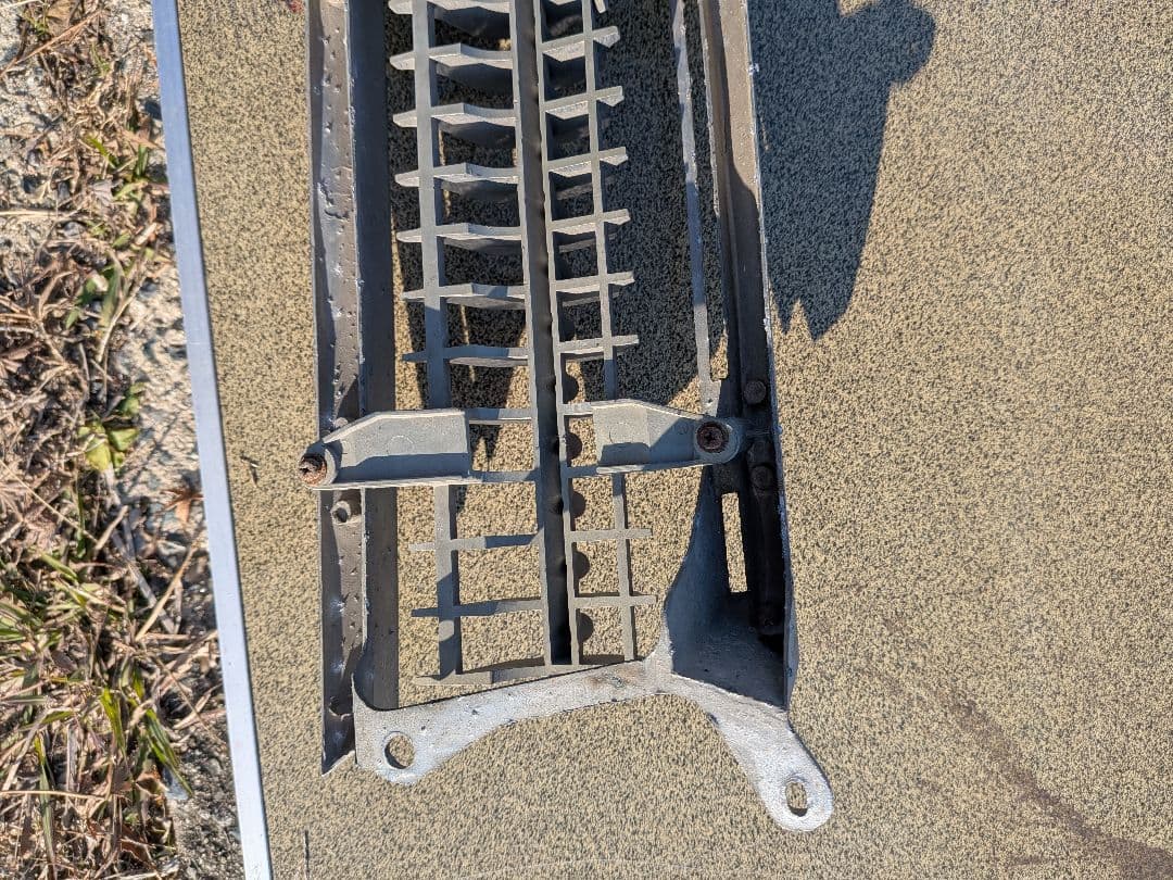 ハコスカのグリル