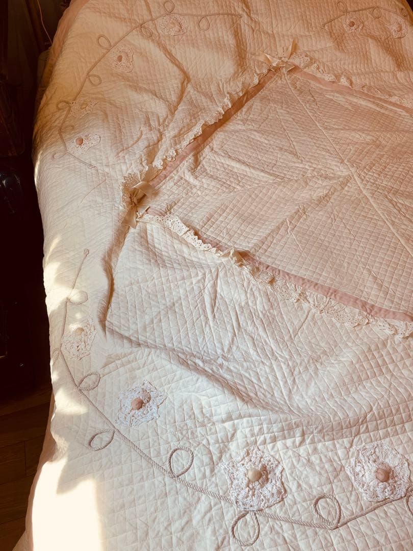 ❤️お値下げ★さえら★アンリコ★お花モチーフとリボン飾り付★キルティングマット特大