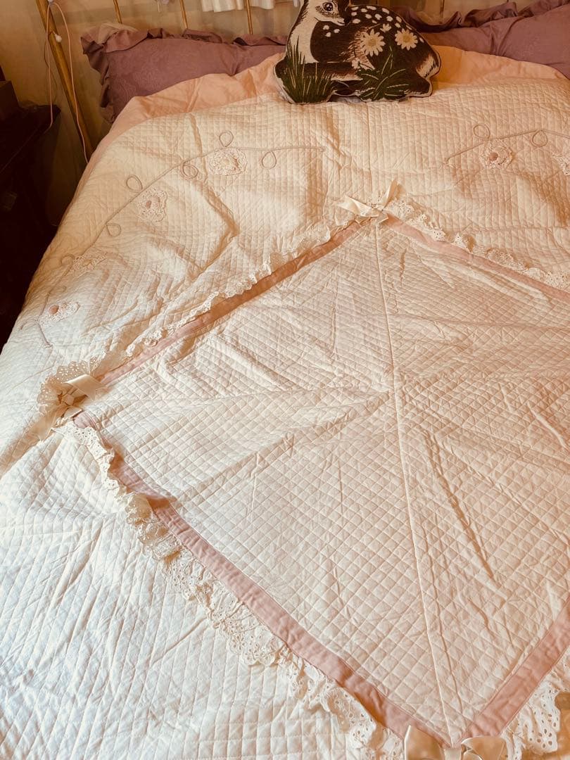 ❤️お値下げ★さえら★アンリコ★お花モチーフとリボン飾り付★キルティングマット特大