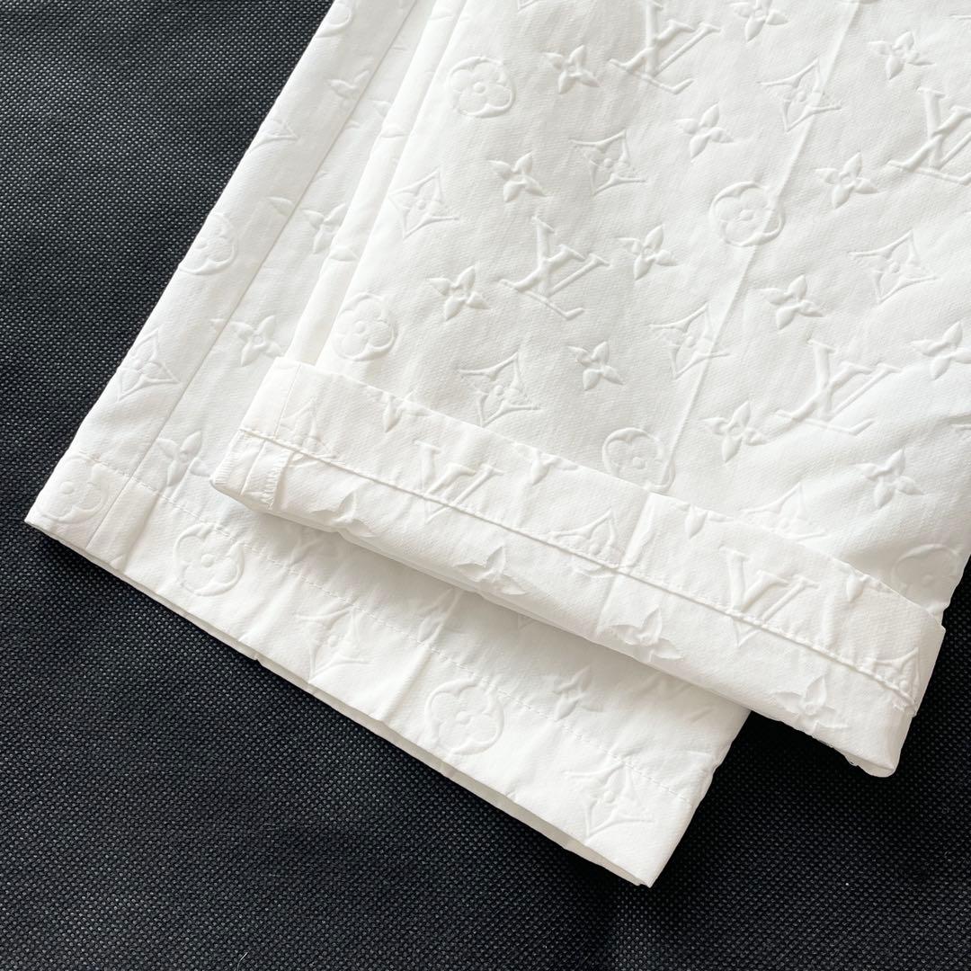 未使用品 XLサイズ Louis Vuitton エンボスモノグラム チノパンツ