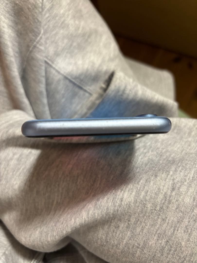 iPhoneXR 128GB バッテリー79% simフリー