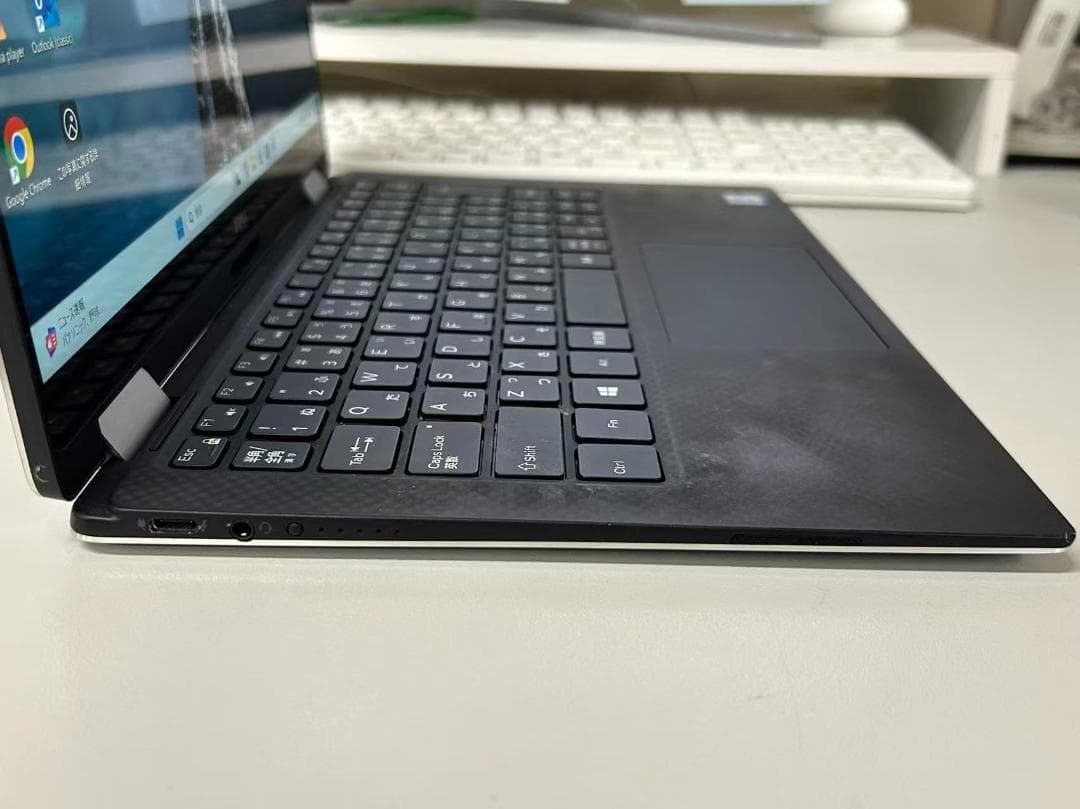 DELL XPS 13 9365 / i5-7Y75 / タッチパネル機能搭載