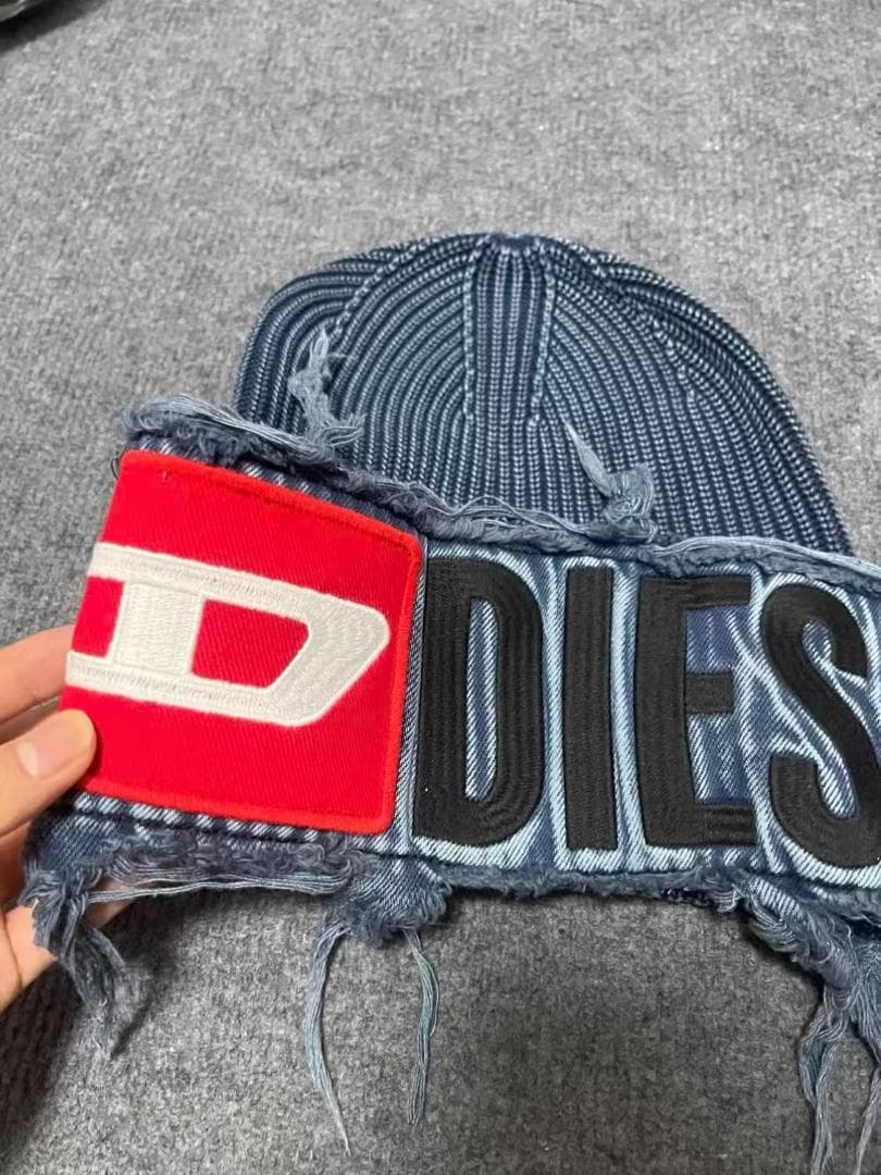 DIESEL ダークブルー ニット帽 フリンジ加工