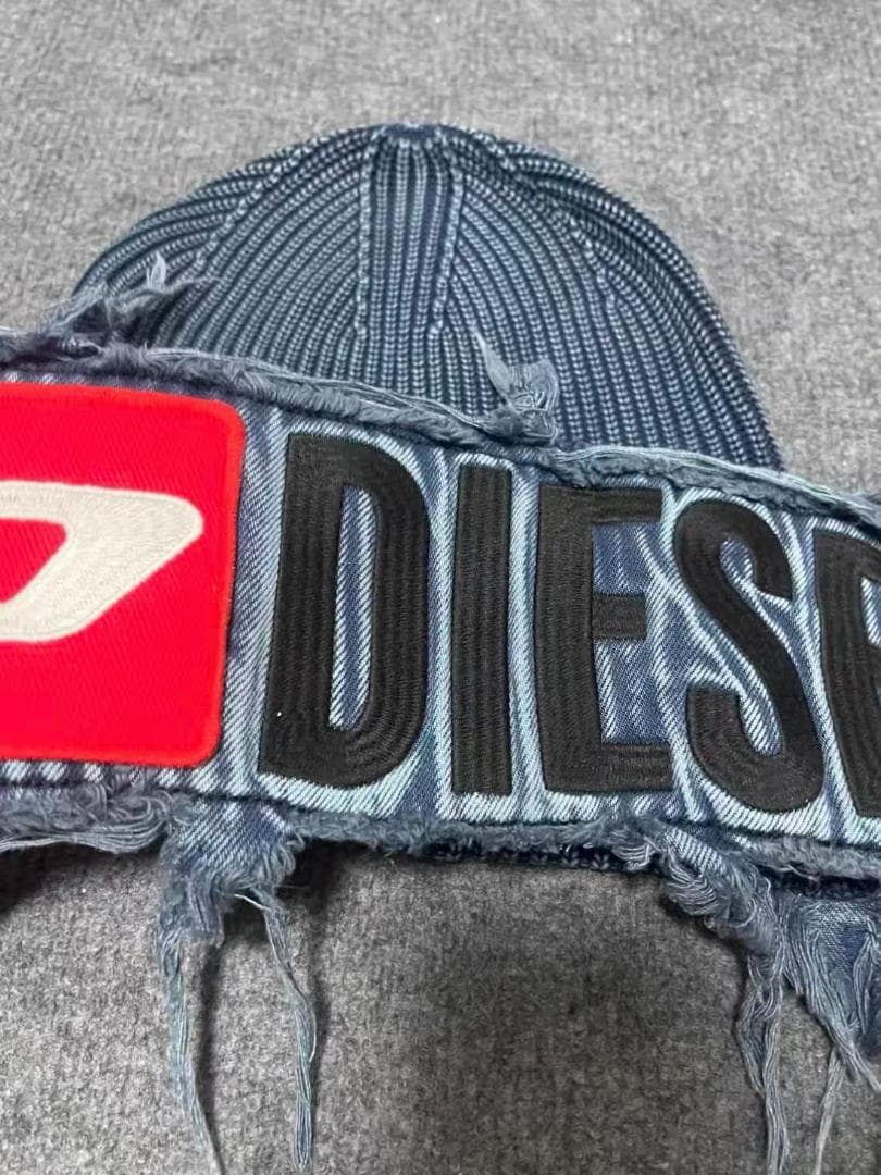 DIESEL ダークブルー ニット帽 フリンジ加工