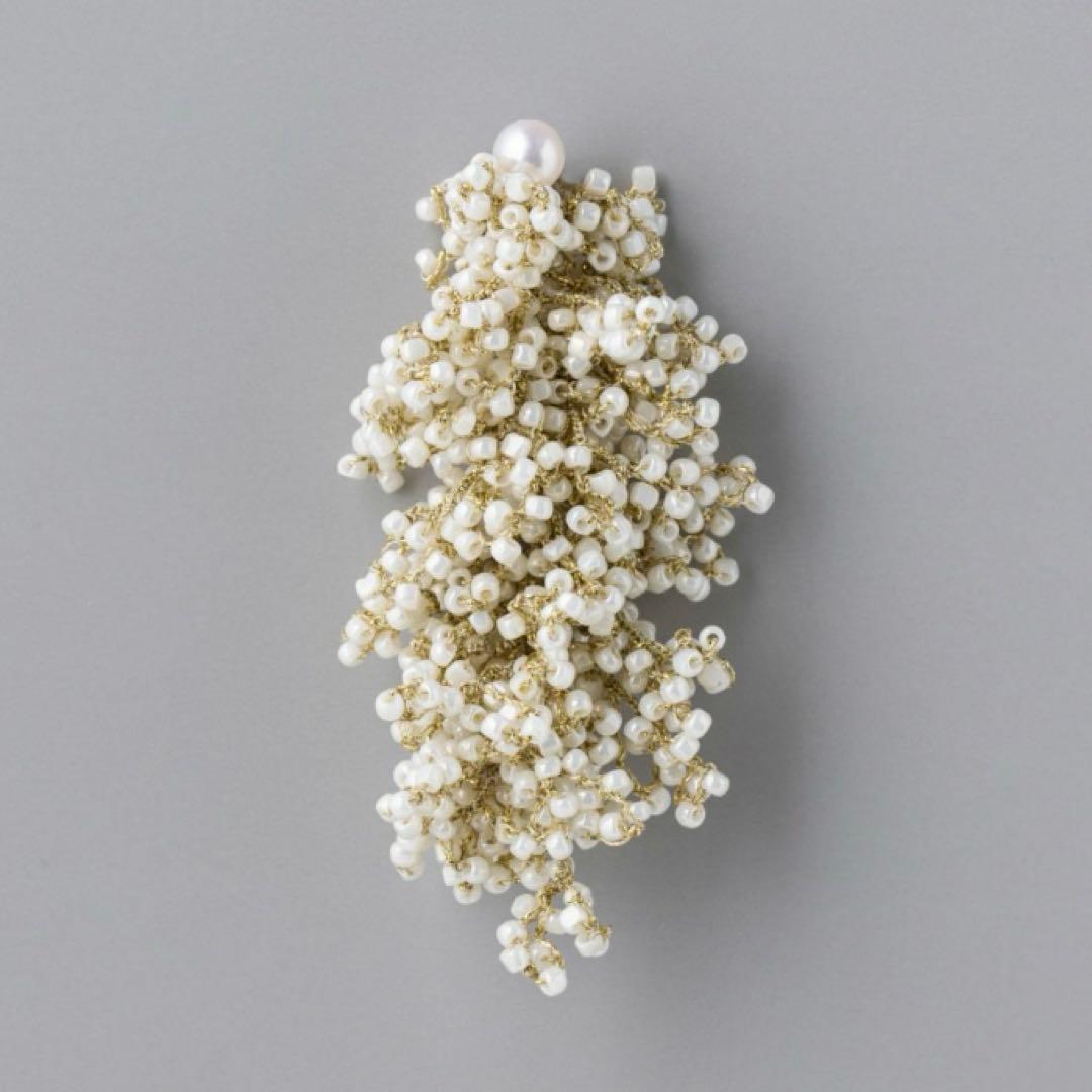 fua accessory 始まりの時 ピアス Ｌアイボリー　片耳用