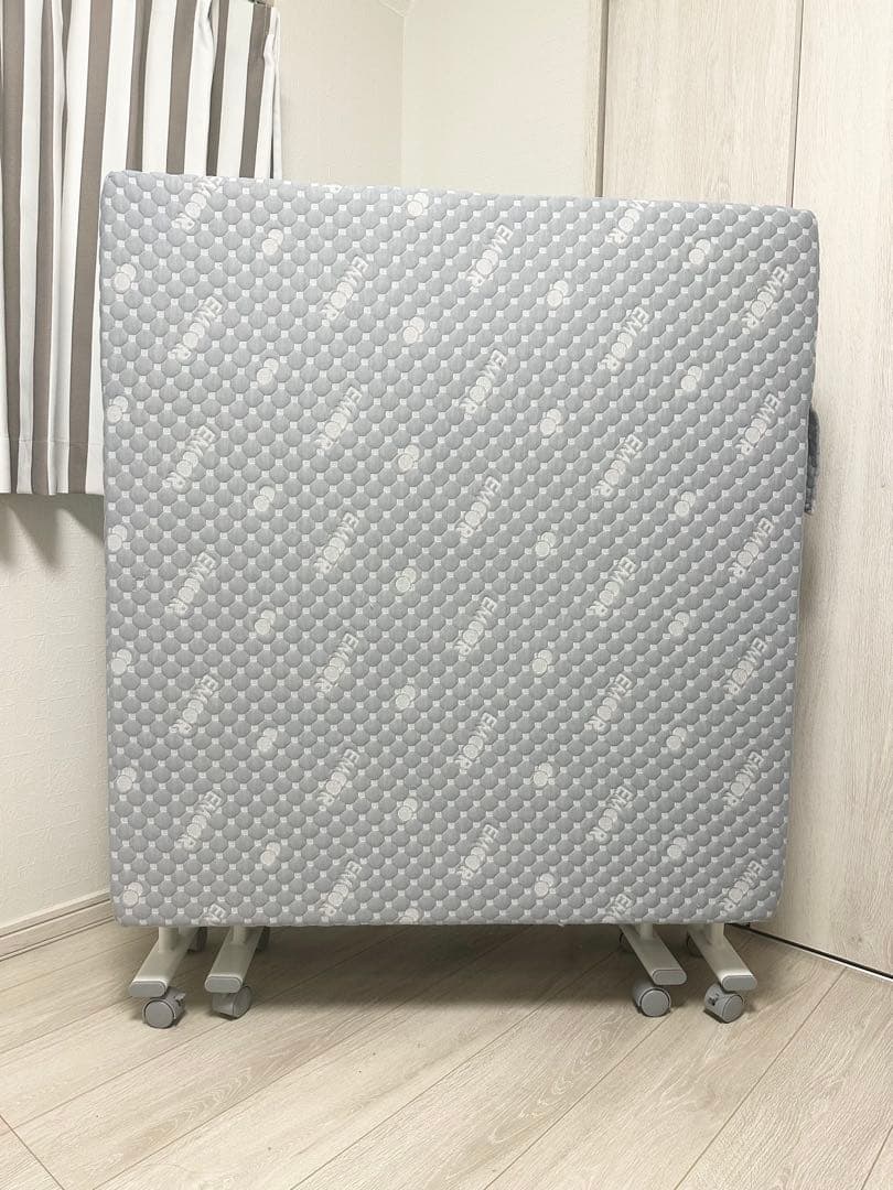 パイロン　美品　折りたたみベッド