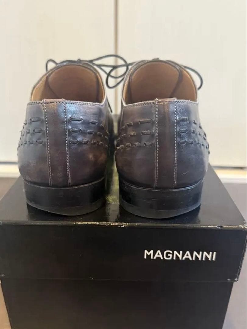 【最終価格】MAGNANNIドレスシューズ 39 グレージュ