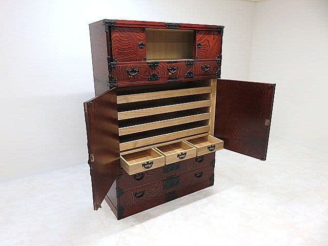 u*1様 伝統工芸 岩谷堂箪笥 欅材漆塗着物箪笥　 南部鉄金具/鍵付き/時代箪笥