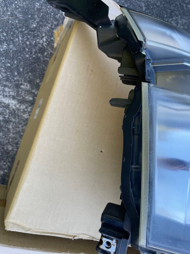 ヴォクシー 70ヘッドライト 左右　V8 zrr70