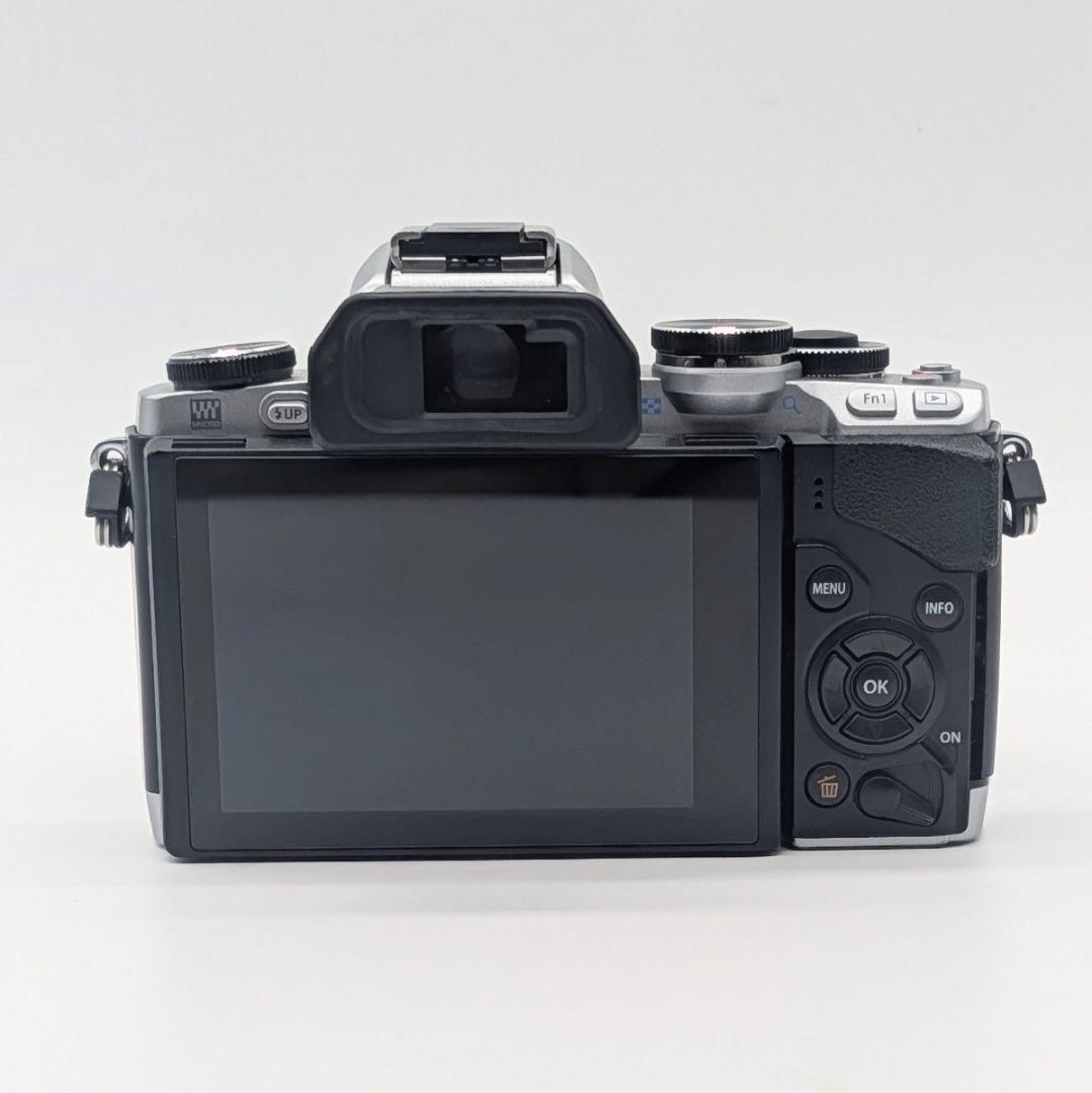 【美品】OLYMPUS OM-D E-M10 レンズキット Wi-Fi搭載