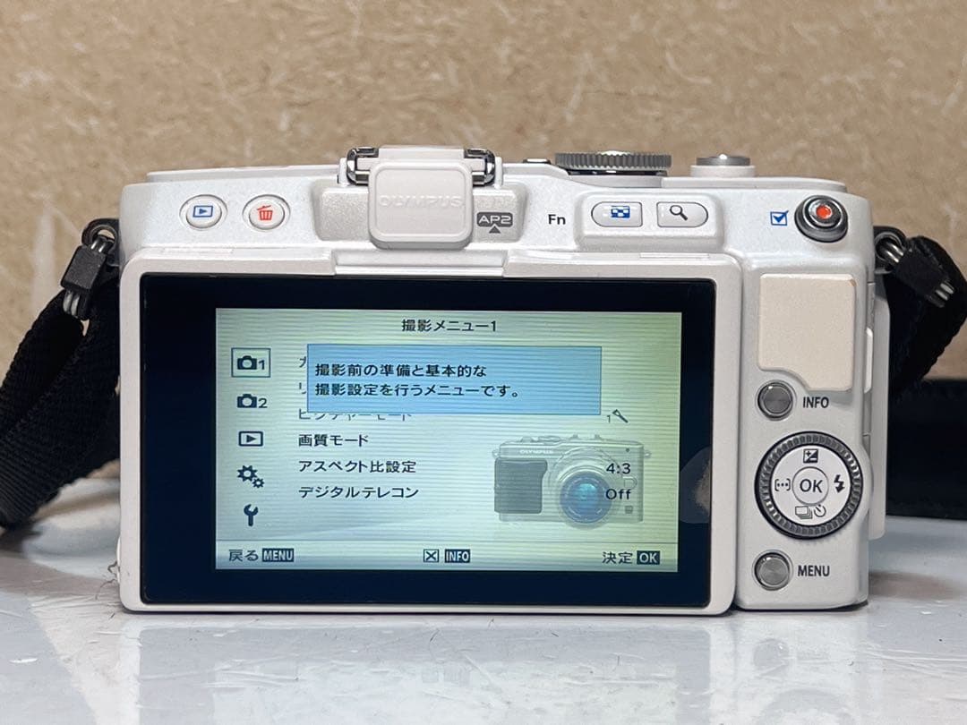 OLYMPUS PEN Lite E-PL6 ホワイト