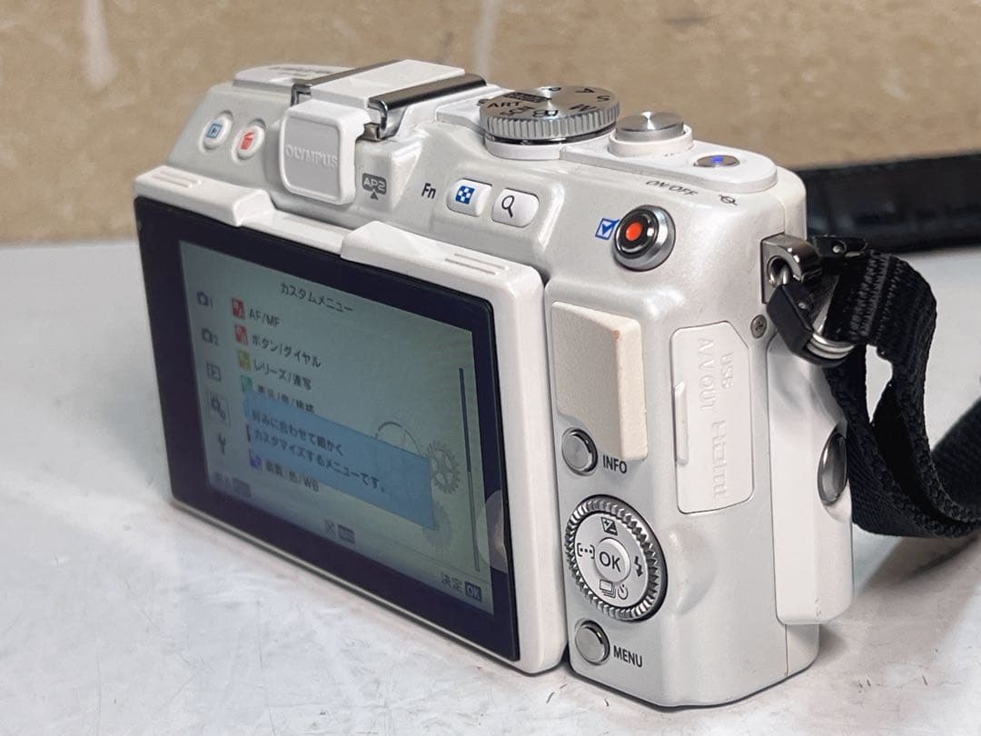 OLYMPUS PEN Lite E-PL6 ホワイト