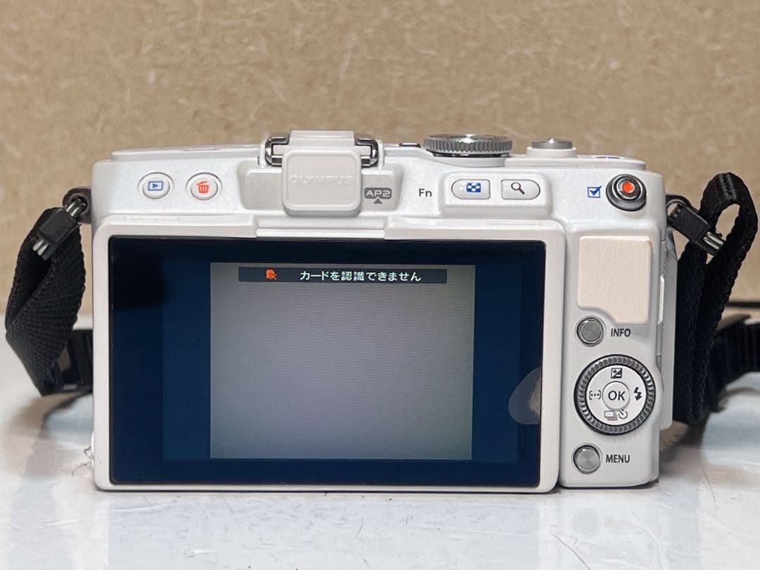 OLYMPUS PEN Lite E-PL6 ホワイト