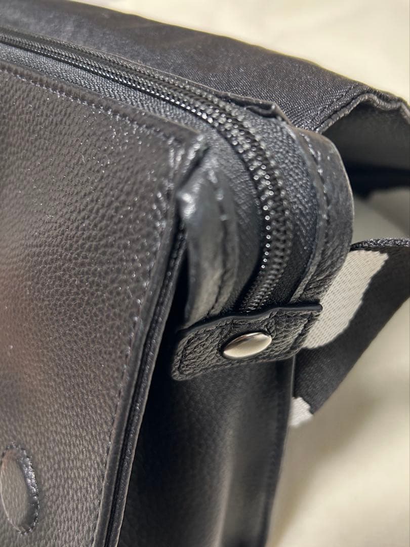 イアパピヨネ ワイド柄テープショルダーバッグ　ダルメシアン　ブラック