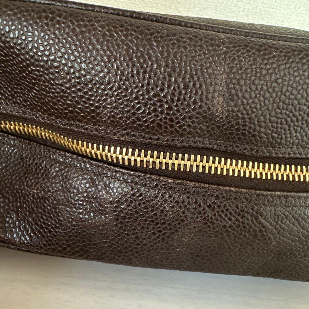 CHANEL シャネル　コスメポーチ　クラッチバッグ　キャビアスキン　ブラウン