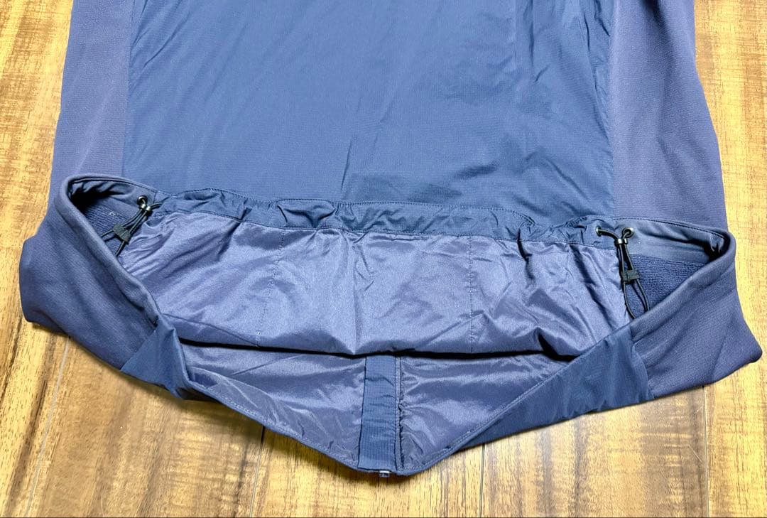 アークテリクス atom ベスト