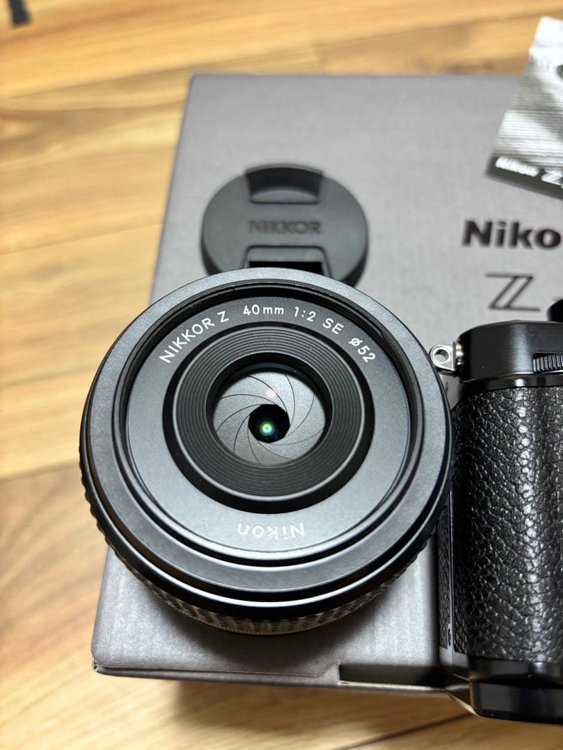 NikonZF 40/2 SE レンズキット　SmallRigグリップ付