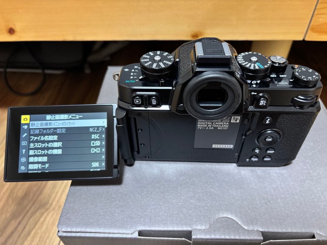 NikonZF 40/2 SE レンズキット　SmallRigグリップ付