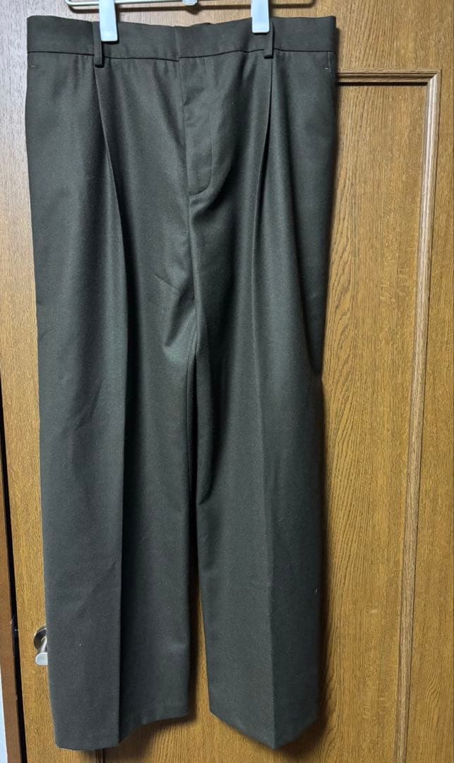 クリスタセヤ　ウールパンツ