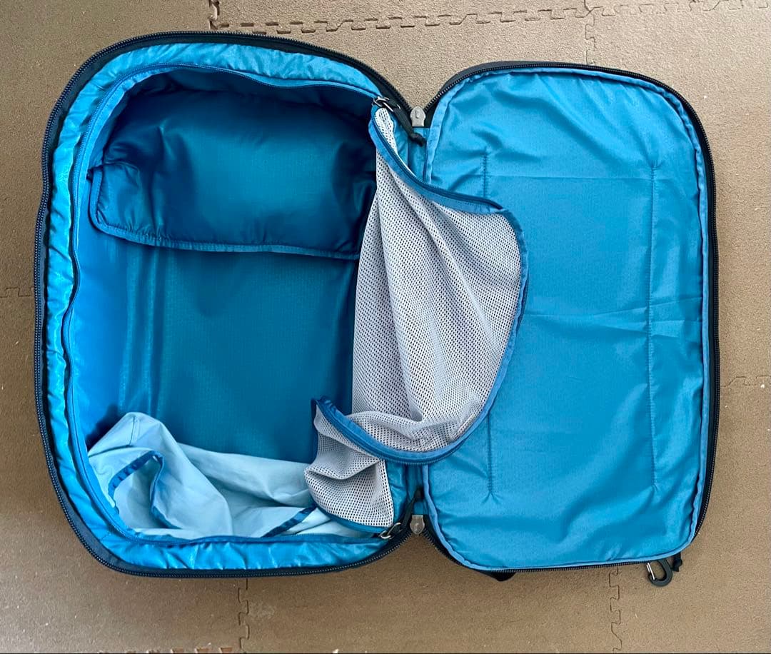 THULE 2way バッグ 黒　40L