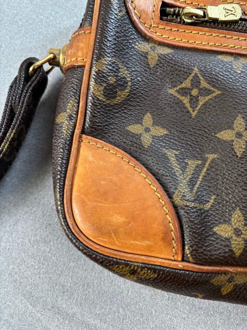 Louis Vuitton モノグラム クラッチバッグ m51825