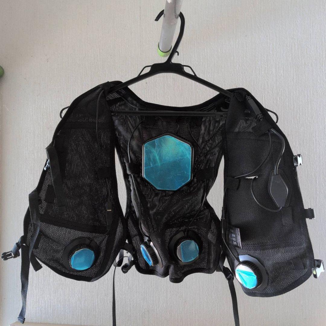 ホットベスト&クール　WindCore 新品に近い中古品　バッテリー2個付き