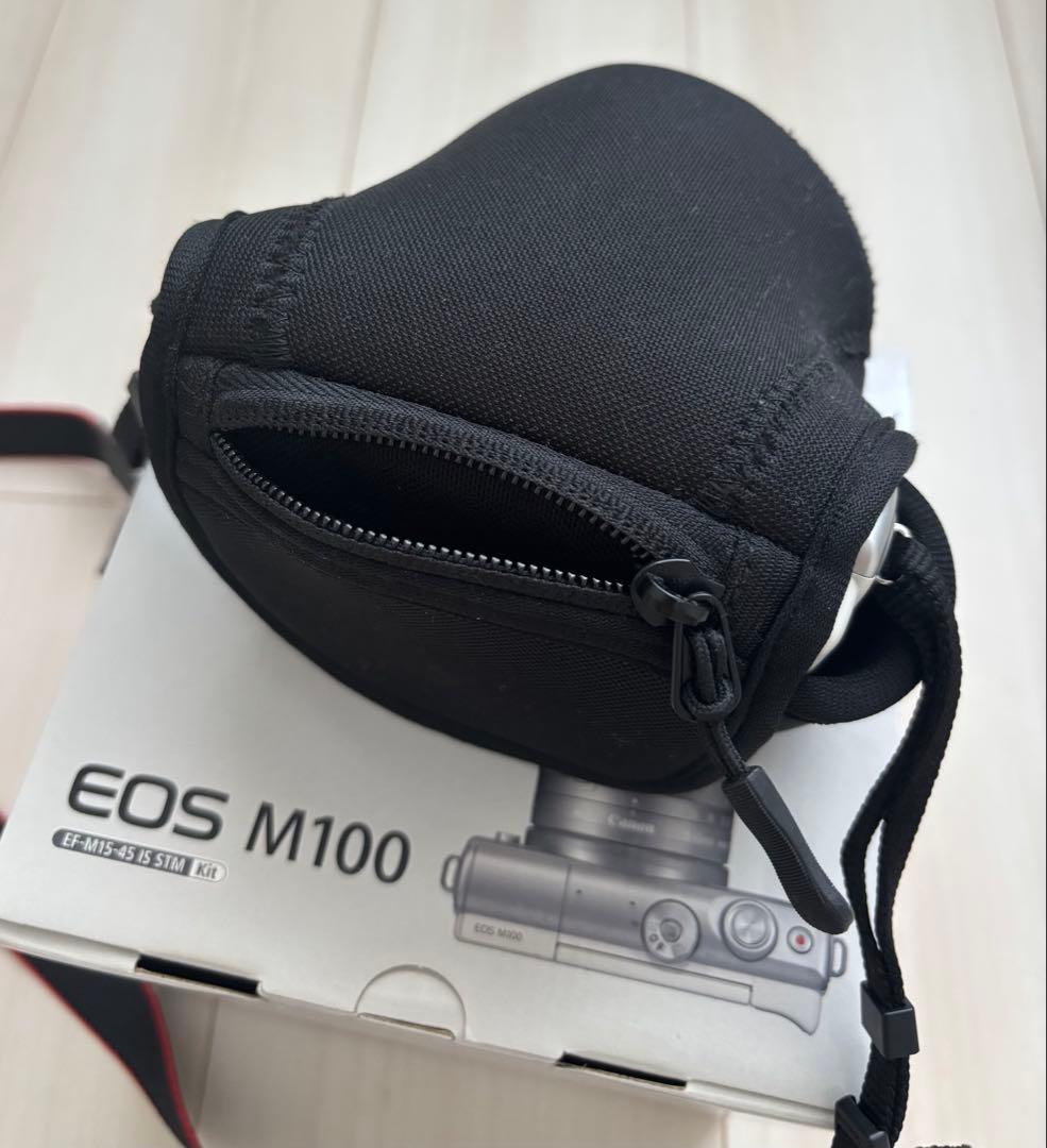 新品同様CANON EOS M100 レンズキット　＋カメラ用小物付き