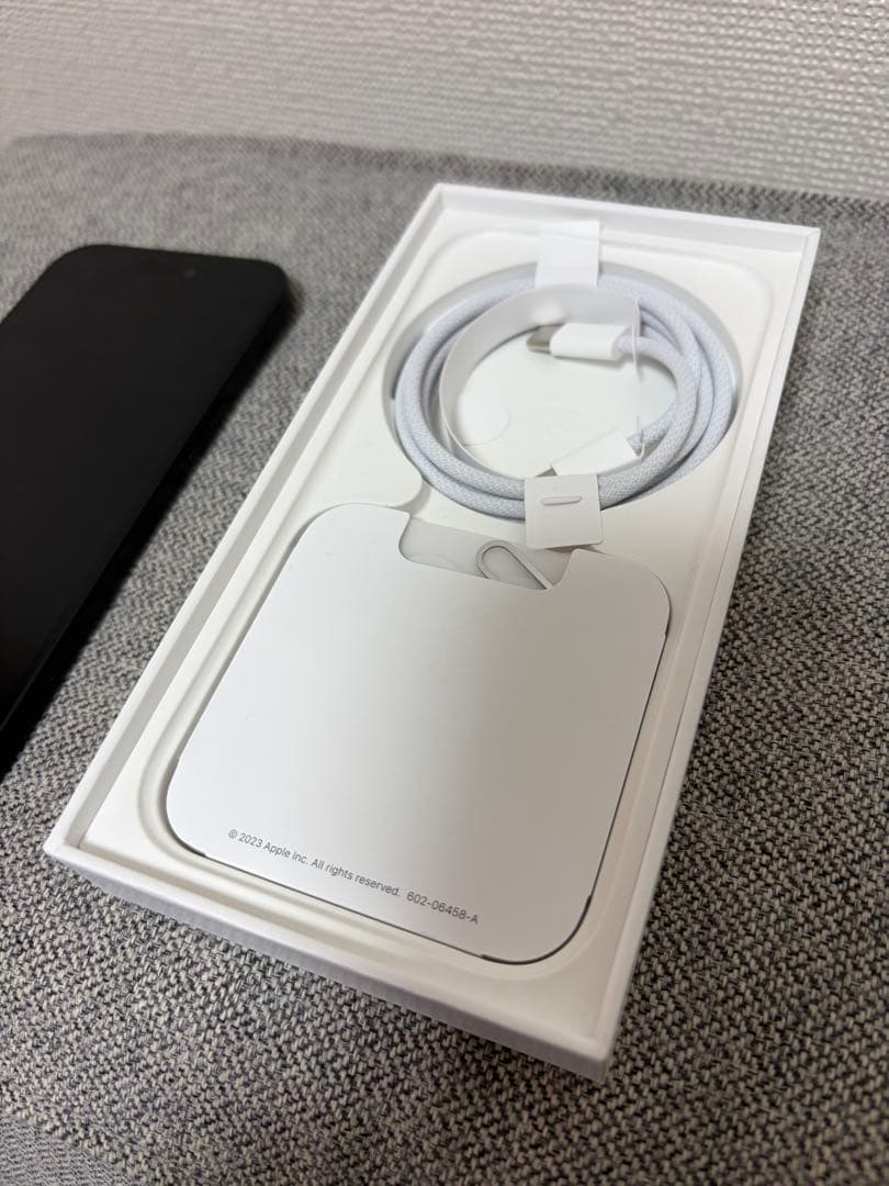 Apple iPhone 15 ブラック 256GB 本体