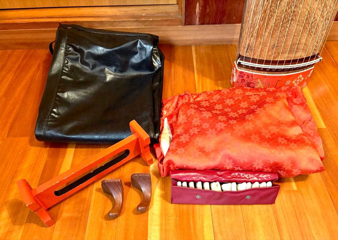 琴 13弦 すだれ彫り 全長185cm