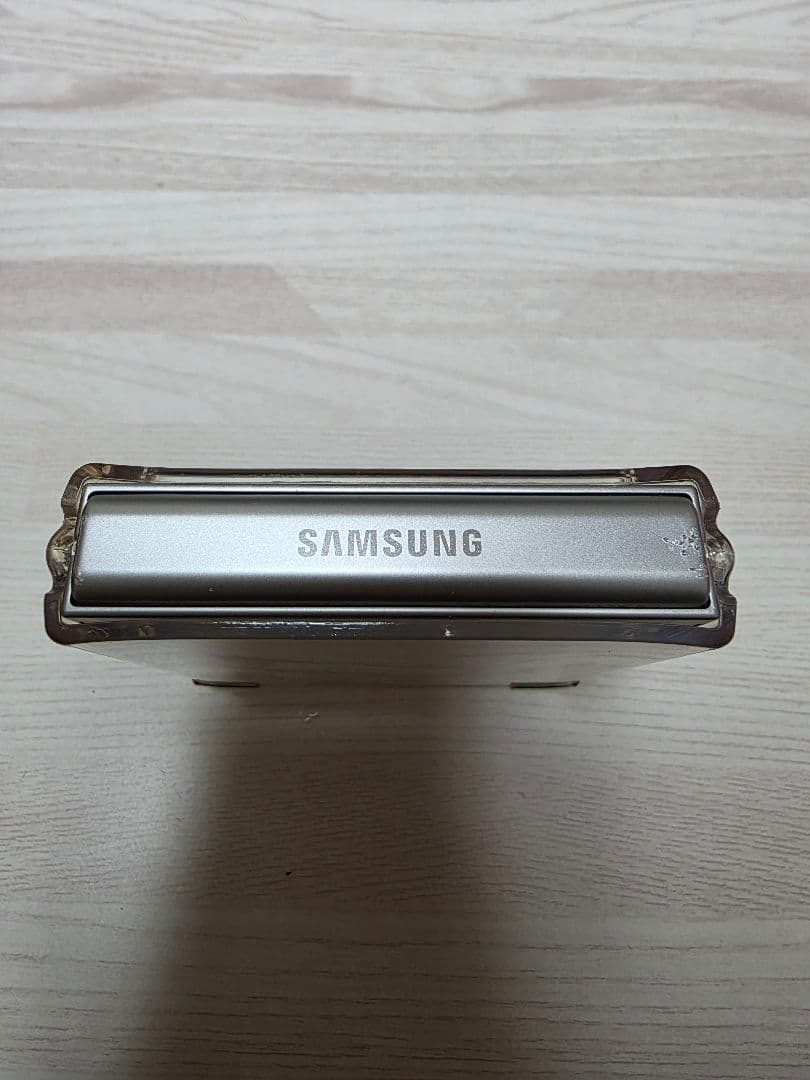 Galaxy Z Flip6 本体 充電ケーブル付き