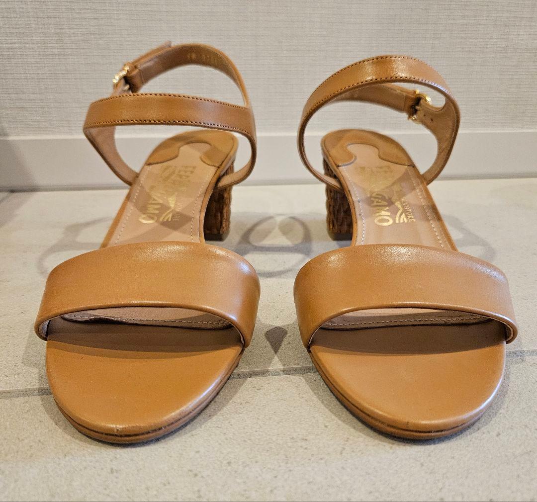 値下げ！フェラガモ Ferragamo　サンダル