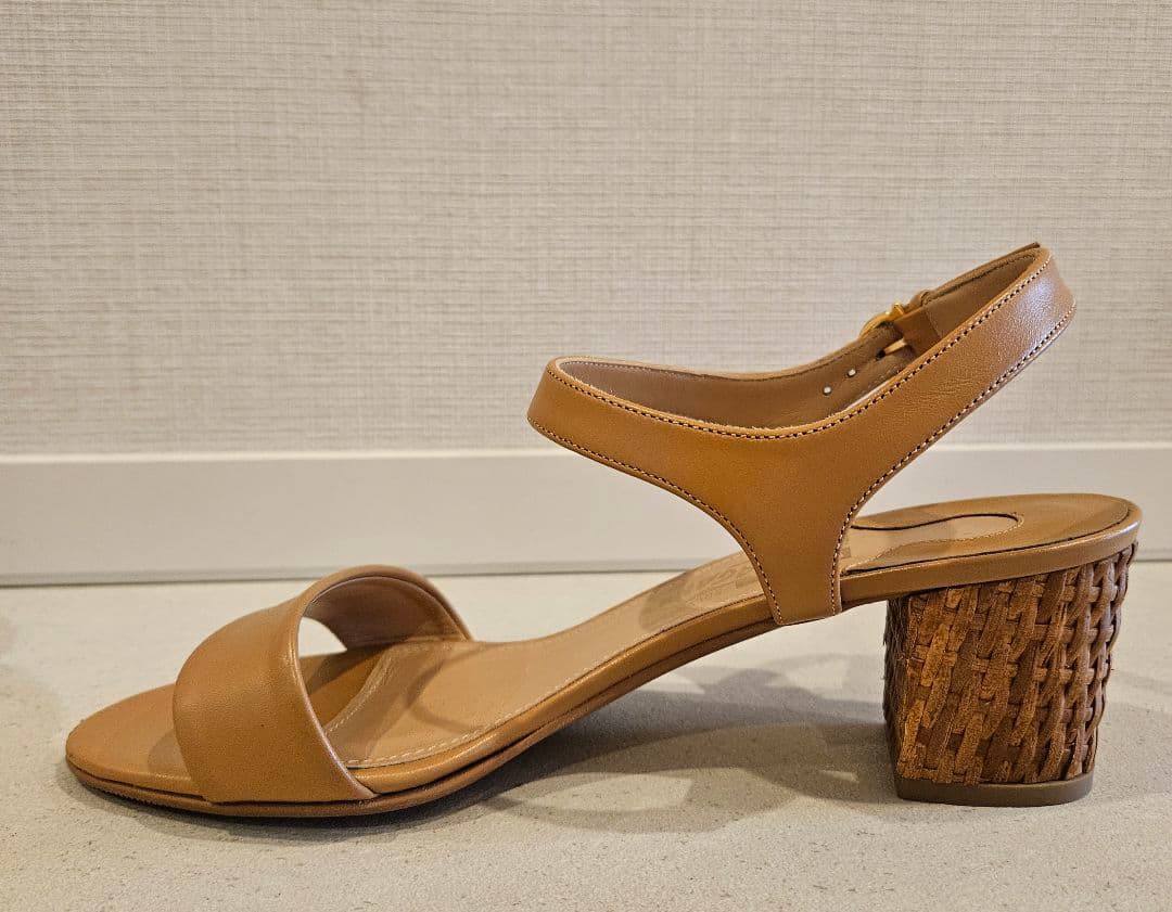 値下げ！フェラガモ Ferragamo　サンダル