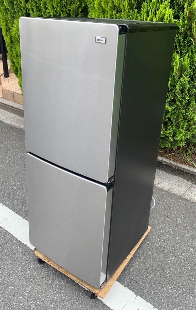。　美品　Haier ２ドア冷蔵庫　2022年148L 右開き