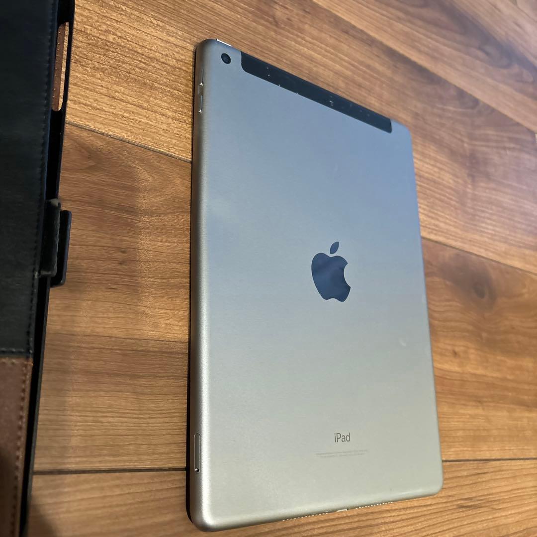 iPad ジャンク品とケース