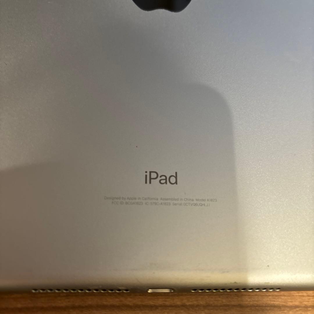 iPad ジャンク品とケース