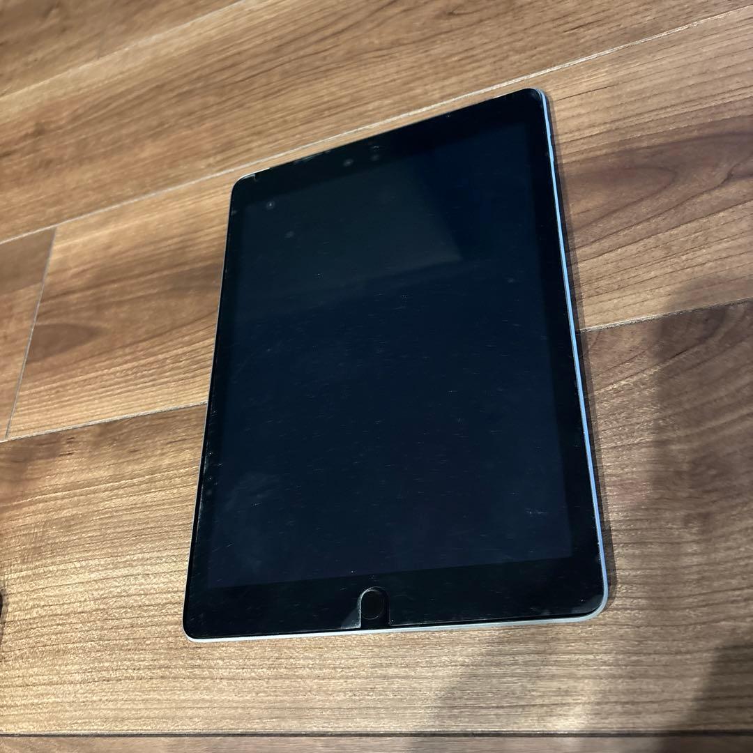 iPad ジャンク品とケース