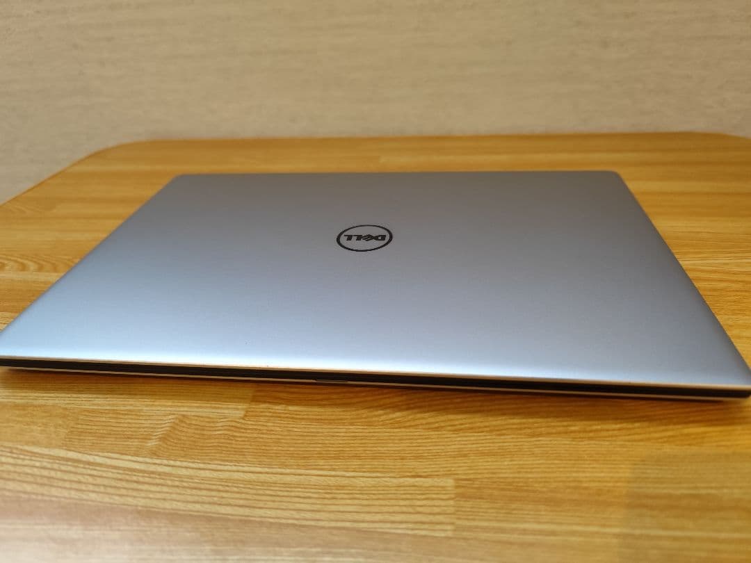 DELL XPS 13 ノートPC Intel Core i5 8GB RAM